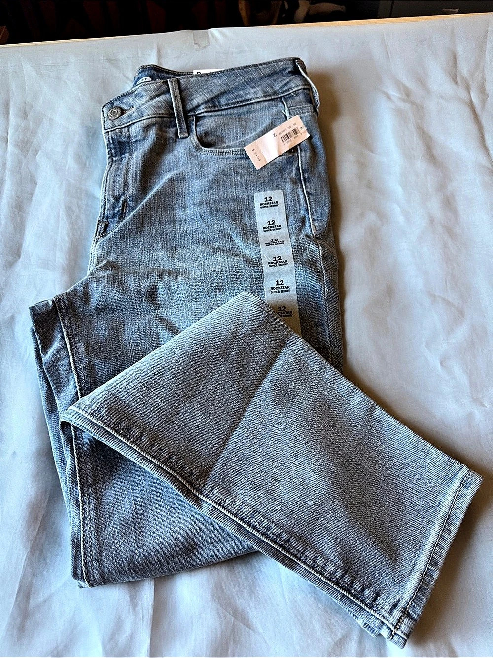 Old Navy Rockstar Super Skinny Jeans Straight Leg Blue Waist 12